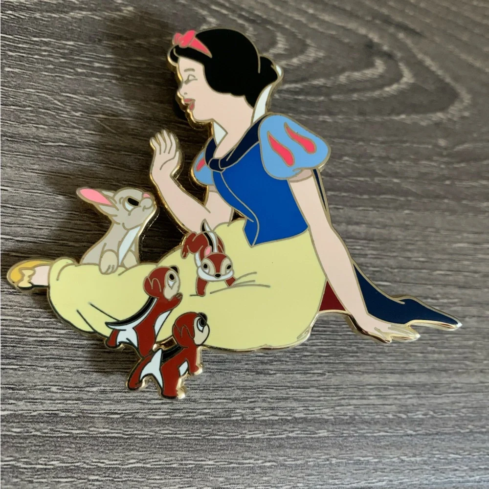 Snow White Forest Friends Chipmunks Rabbit Jumbo Pin Limited Edition 300 2008